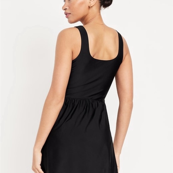 Black skirted swimsuit/swimmdress - Picture 3 of 4